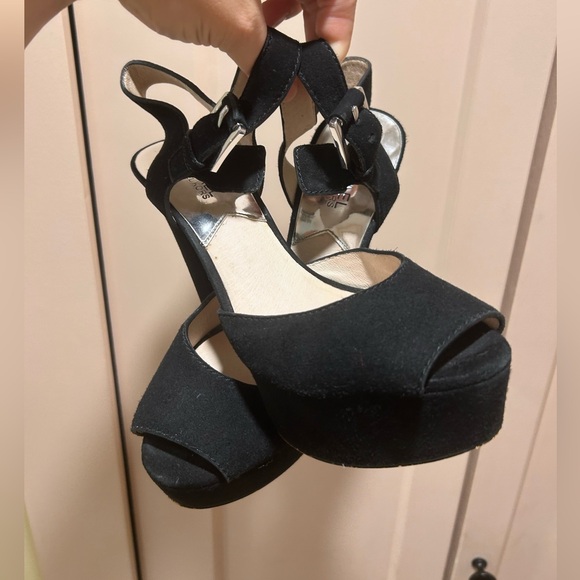 Michael Kors black suede platform heels - Picture 4 of 6